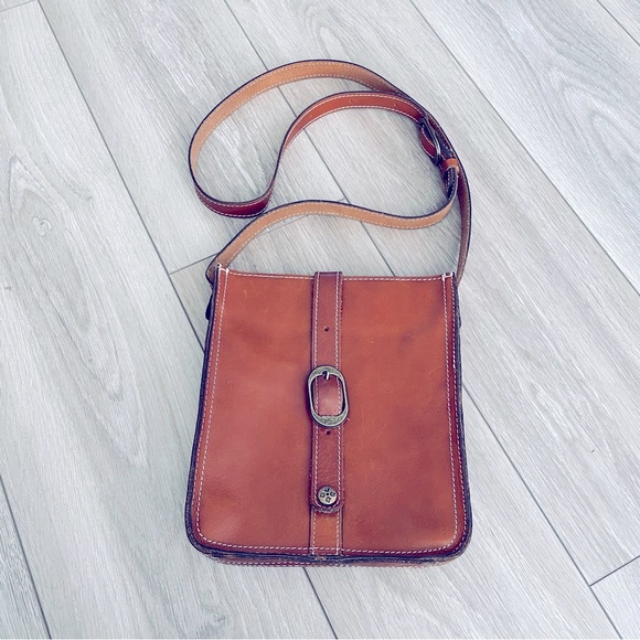 Patricia Nash Handbags - Patricia Nash Venezia Smooth Heritage Brown Leather Pouch Crossbody Bag